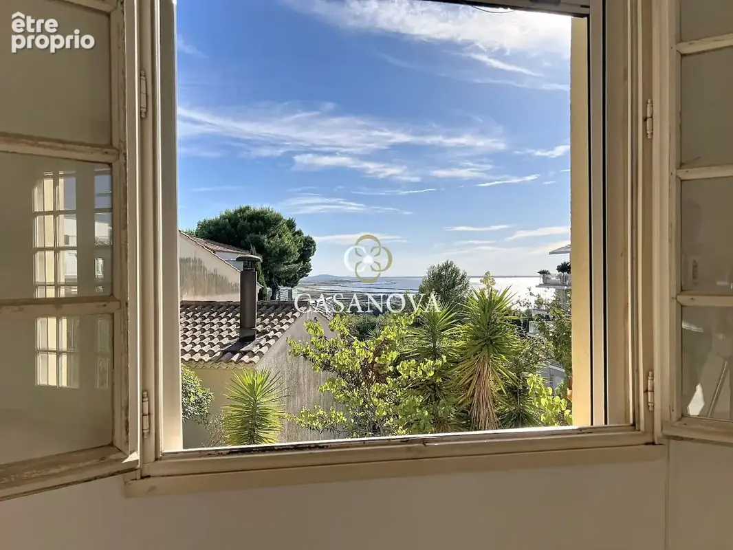 Maison spacieuse avec vue imprenable sur le Bassin de Thau et potentiel constructible - Sète, secteur Saint-Clair - photo 9