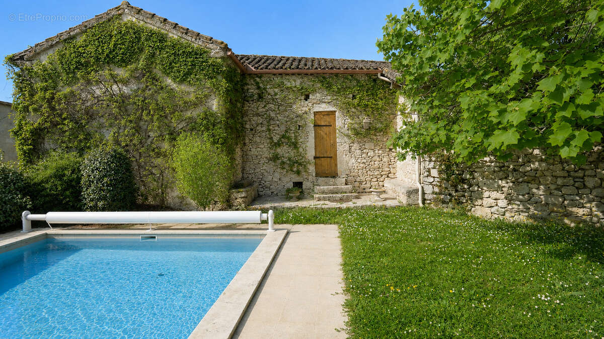 Maison à LACOUR