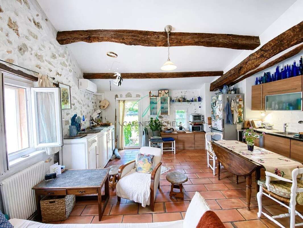 Appartement à ROQUEFORT-LES-PINS