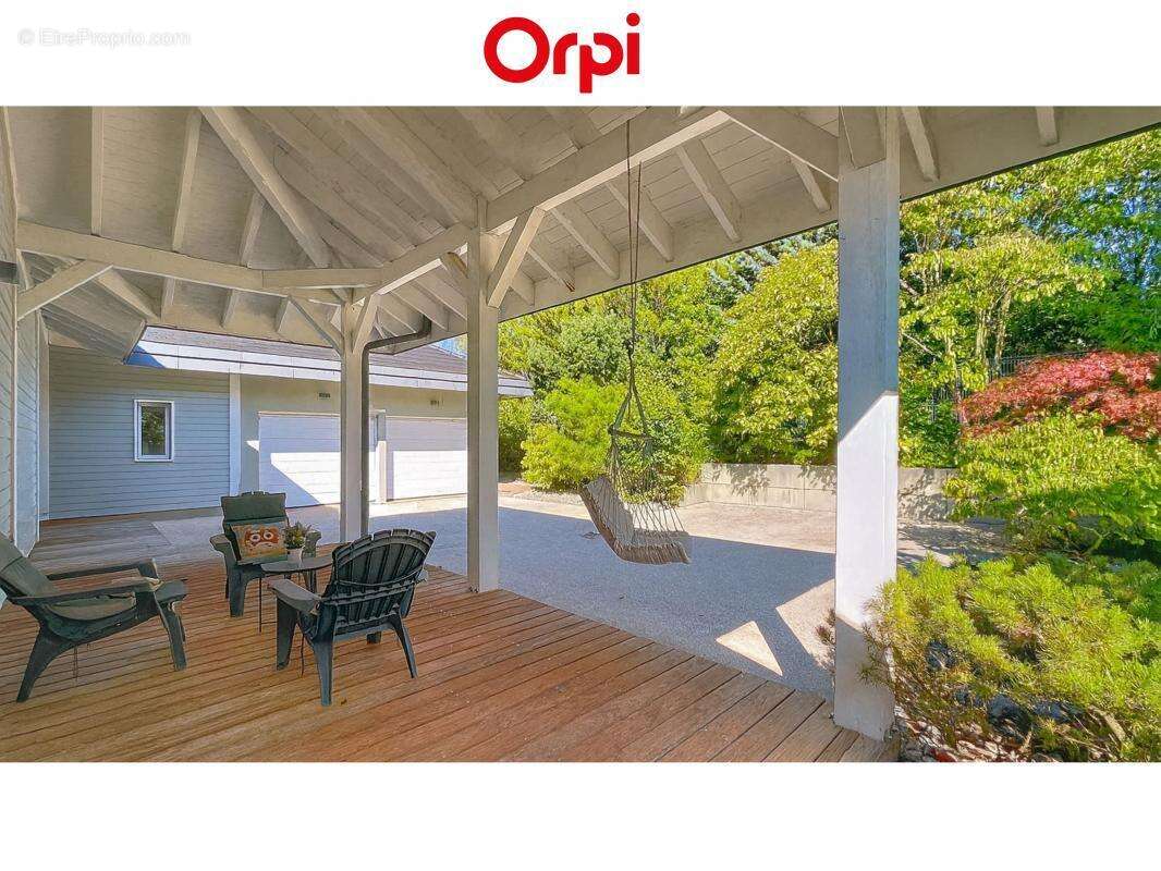 Maison à VETRAZ-MONTHOUX