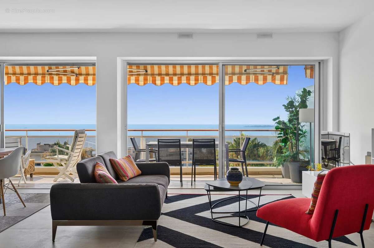 Golfe-Juan – Appartement d’exception avec vue mer panoramique dans résidence de prestige avec piscine et tennis - photo 19