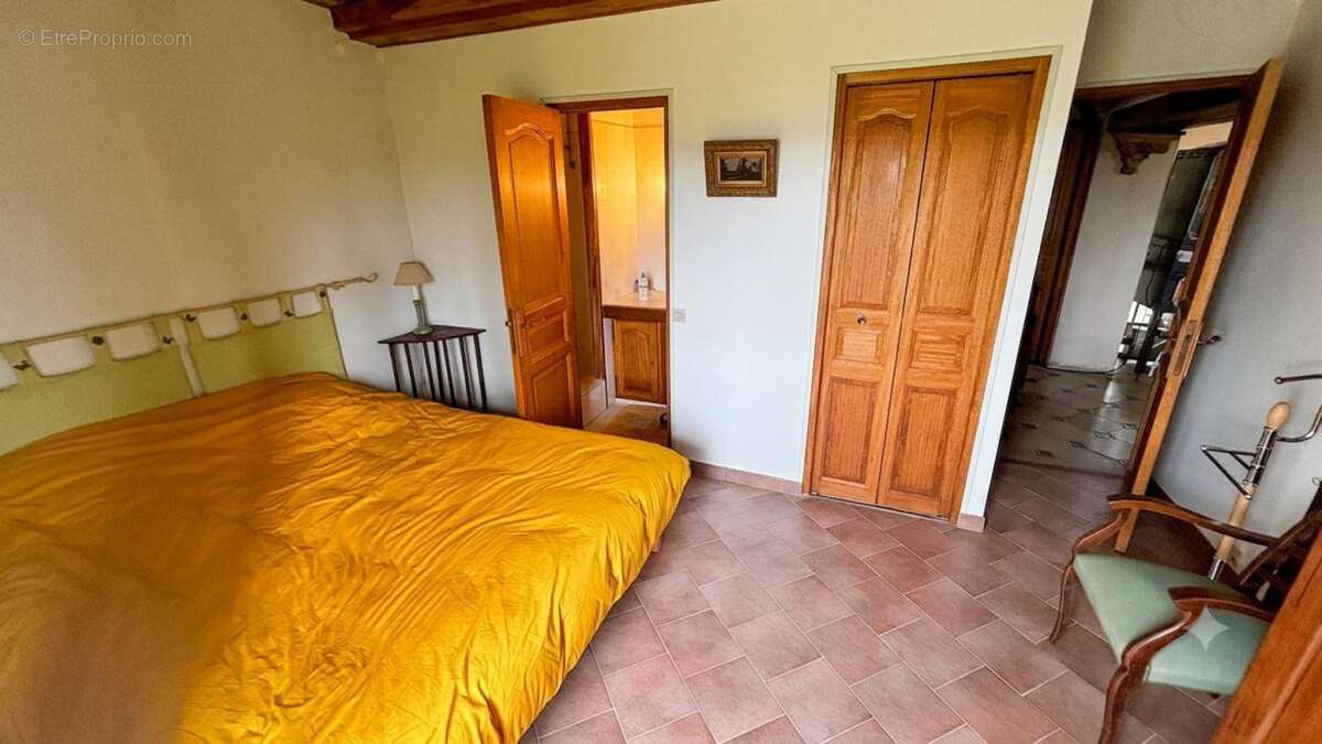Maison 267 m² à Crux-La-Ville  - photo 14