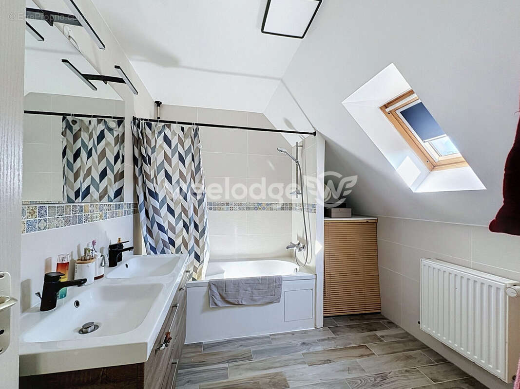 Maison 100 m² à Jouy-Le-Moutier  - photo 9