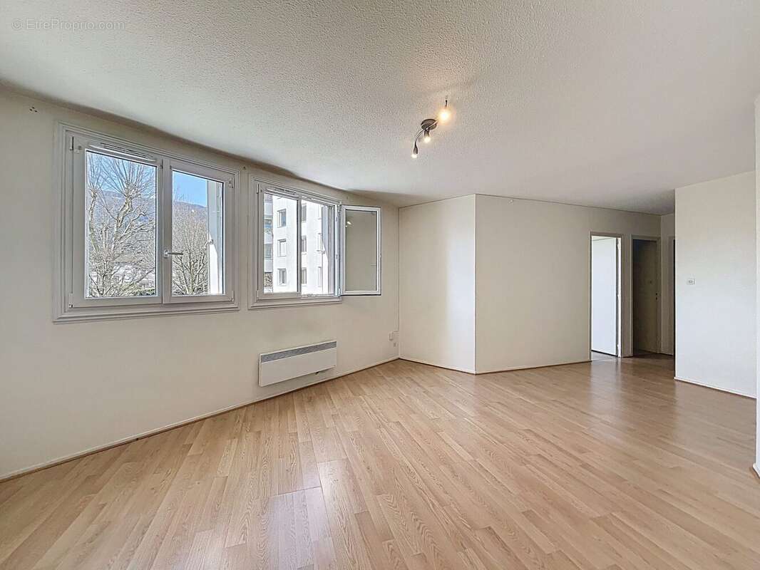 Appartement à MEYLAN