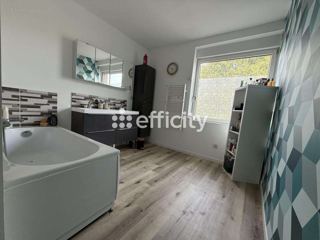 Appartement à PREMESQUES