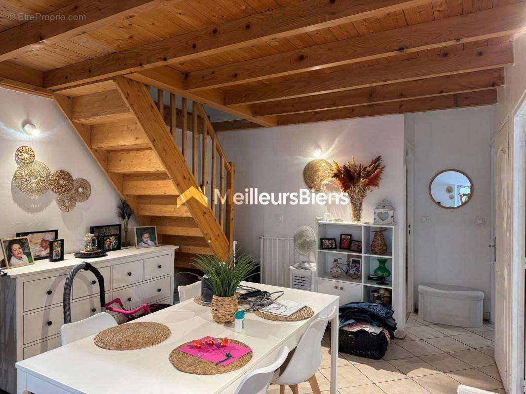 Appartement à PUGET-SUR-ARGENS
