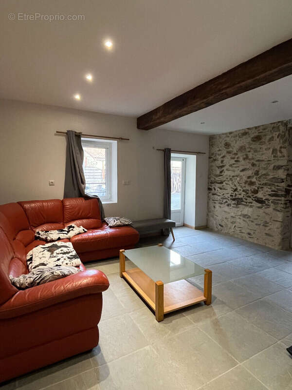 Maison à SAINT-REMY-EN-MAUGES