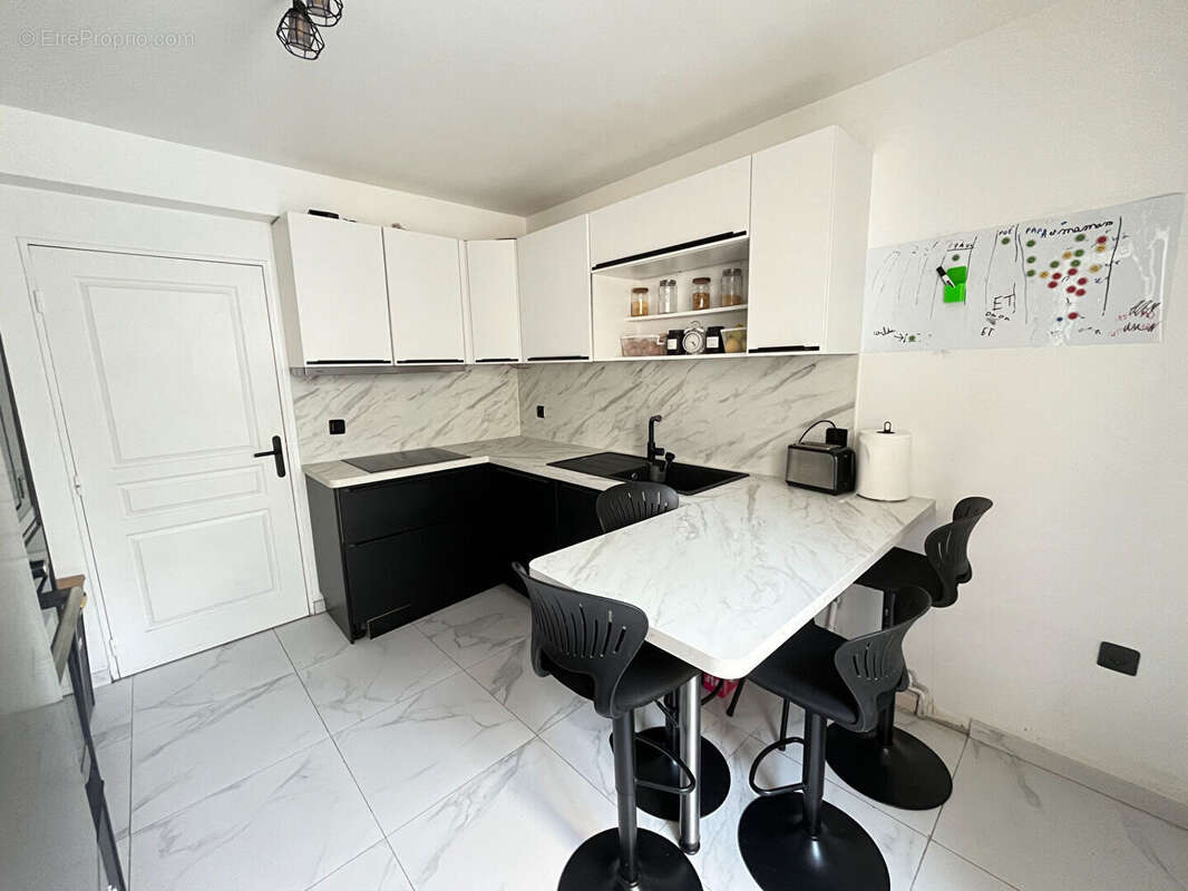 Maison à SAVIGNY-LE-TEMPLE