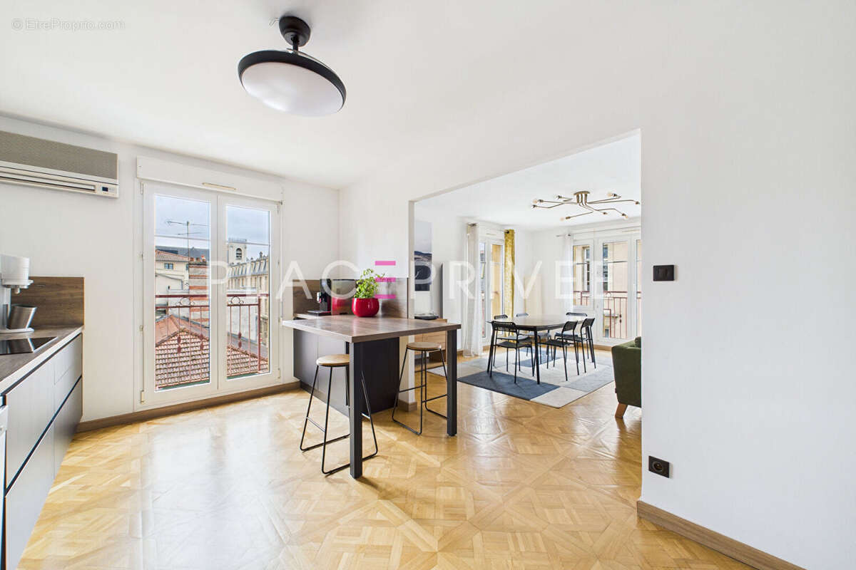 Appartement avec ascenseur et Stationnement - photo 2