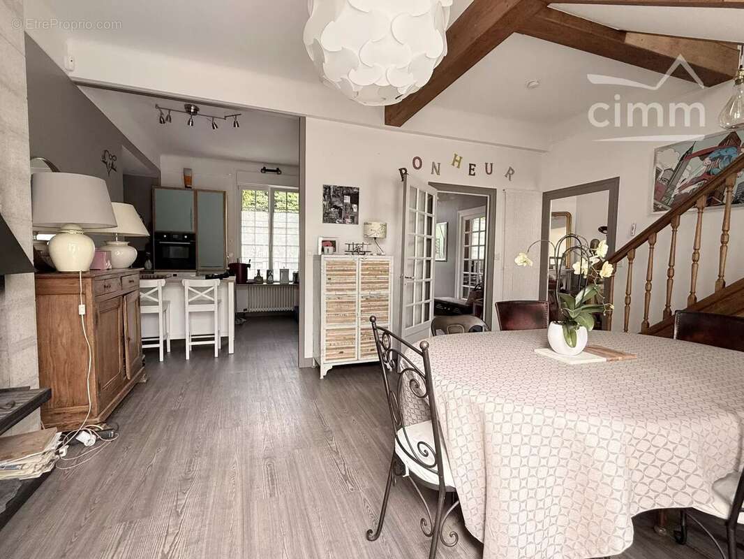 Maison familiale 193 m² avec piscine à débordement – 6 chambres – blois centre-ville - photo 9