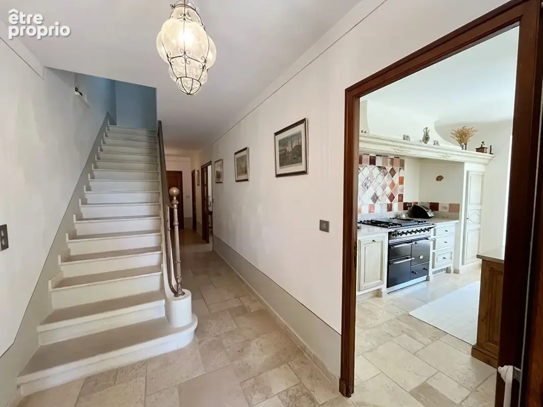 Superbe villa provençale avec piscine et  garage sur grand terrain clos. - photo 17