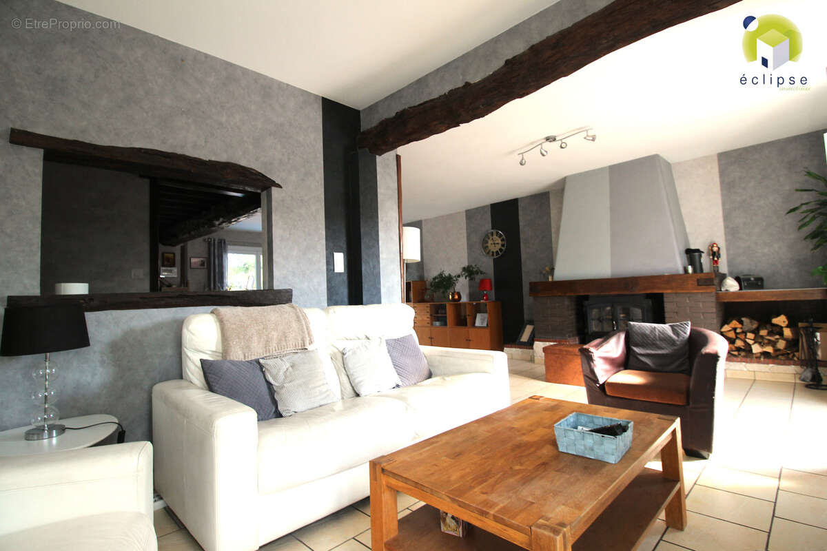 Maison à MEZERIAT