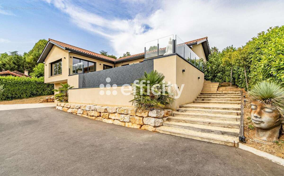 Maison 309 m² à Chatillon  - photo 2
