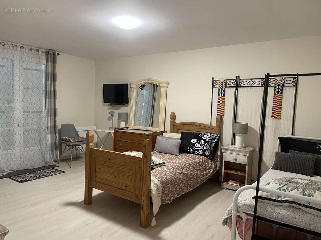 Maison familiale avec potentiel locatif à proximité de Saintes - photo 13