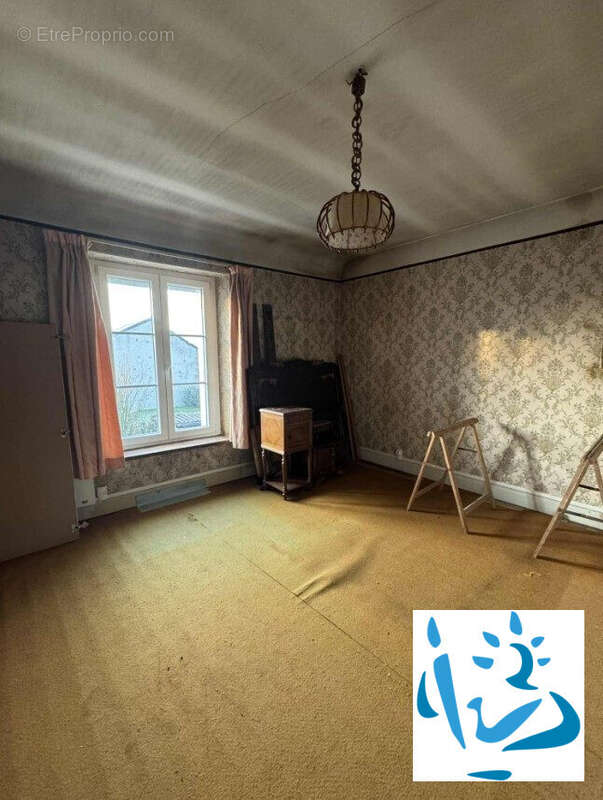 Maison à POURU-SAINT-REMY