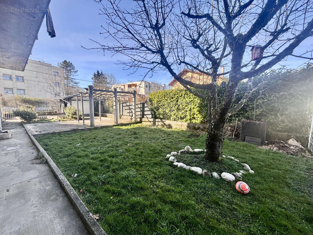 Appartement à LES ECHELLES