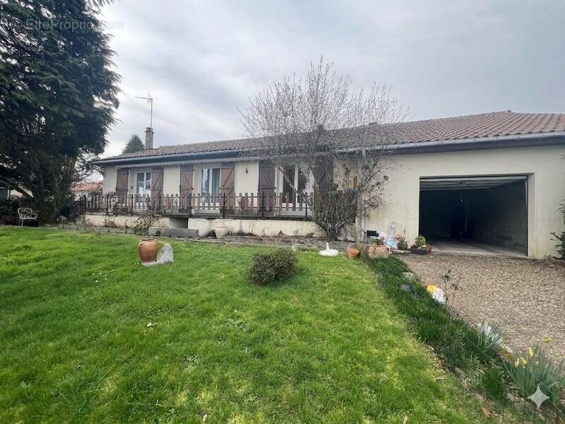 Maison à CHAPTELAT