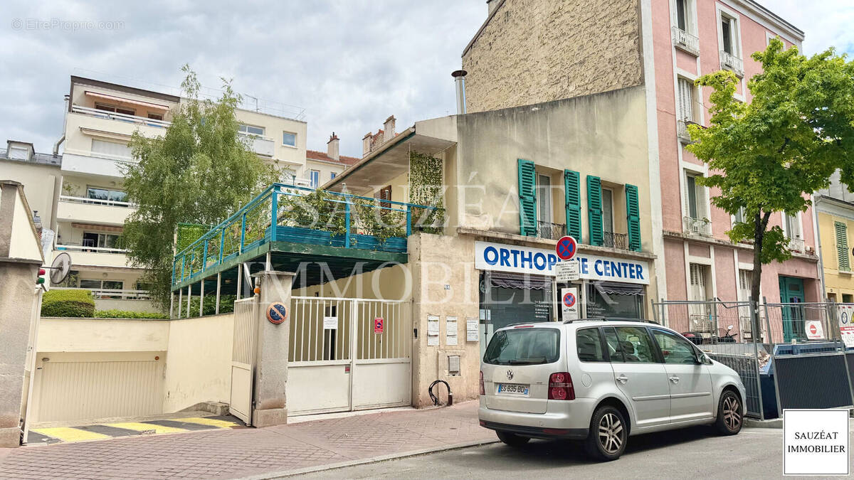 Maison à MONTROUGE