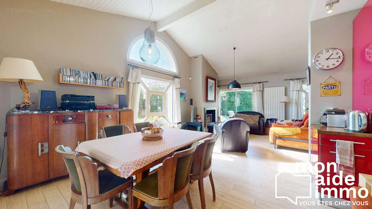 Maison à VILLENAVE-D'ORNON