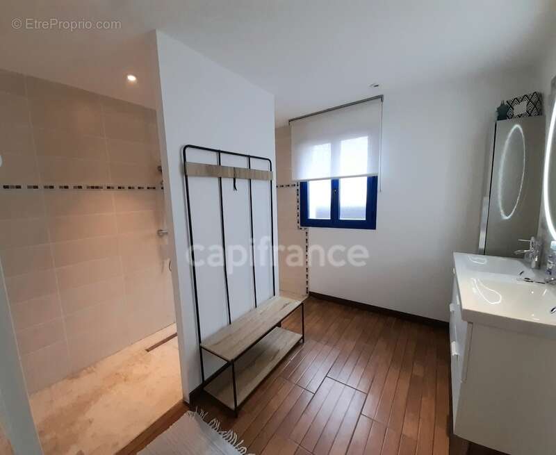 Maison à vendre 5 pièces ERGUE GABERIC (29500)- surface habitable 162.56 m2- 3 chambres - parcelle de 895 m2 - photo 8