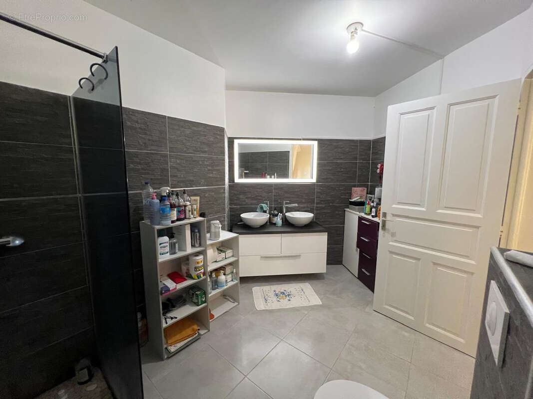Belle villa F4-F5 à vendre à Saint-Claude avec belle vue montagne en EXCLUSIVITÉ - photo 13