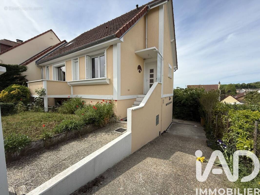Photo 1 - Maison à MONTIGNY-LES-CORMEILLES