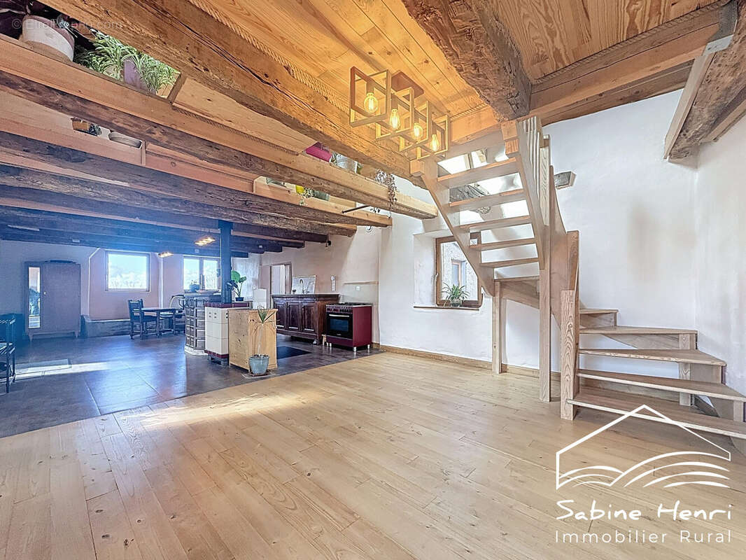 Maison à SAINT-JUST-SUR-VIAUR