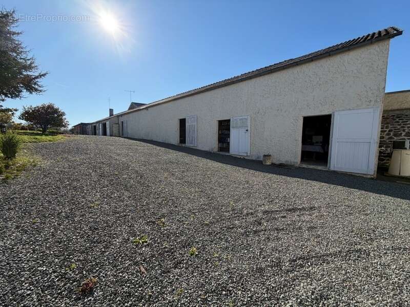 Maison à SAINT-SAUVEUR-LENDELIN