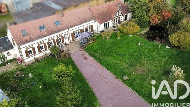 Maison 400 m² à Chavigny-Bailleul  - photo 4