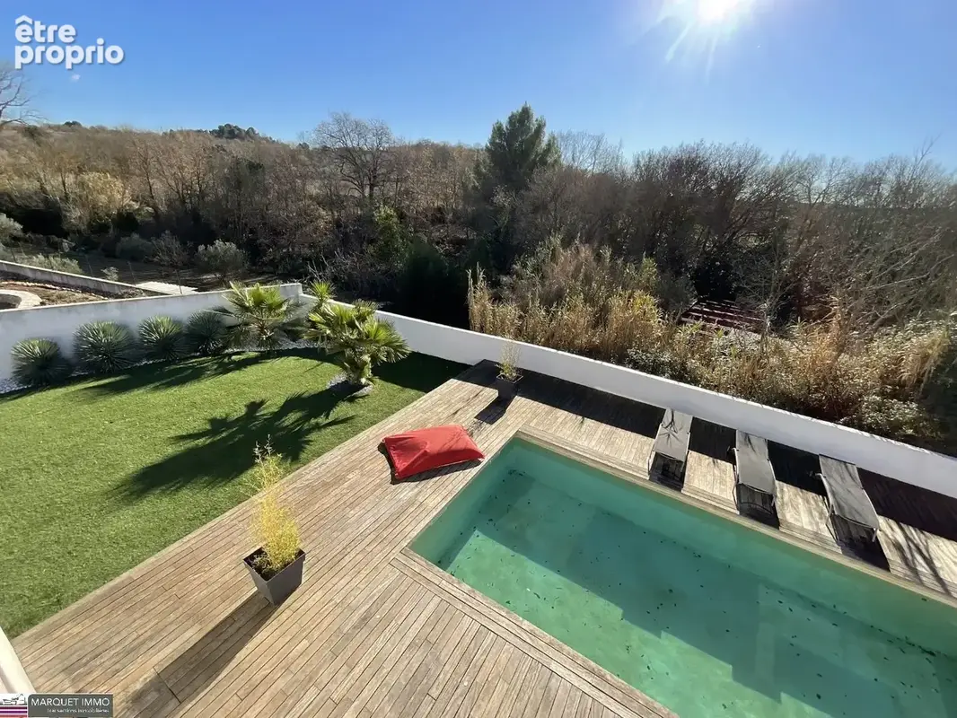 Superbe villa T5 d'architecte offrant 216 m² dans un esprit ultra-comtemporain, en 4 faces sur 966 m² de terrain sans vis à vis  - photo 4
