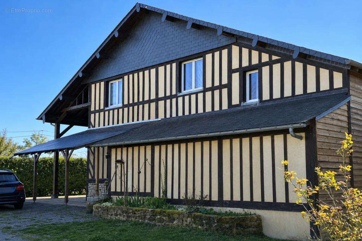 Maison à SAINT-CYR-DU-RONCERAY
