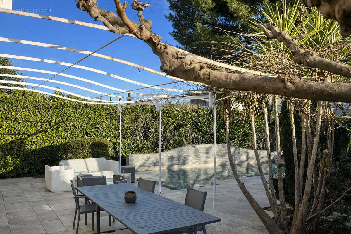 Maison à PELISSANNE