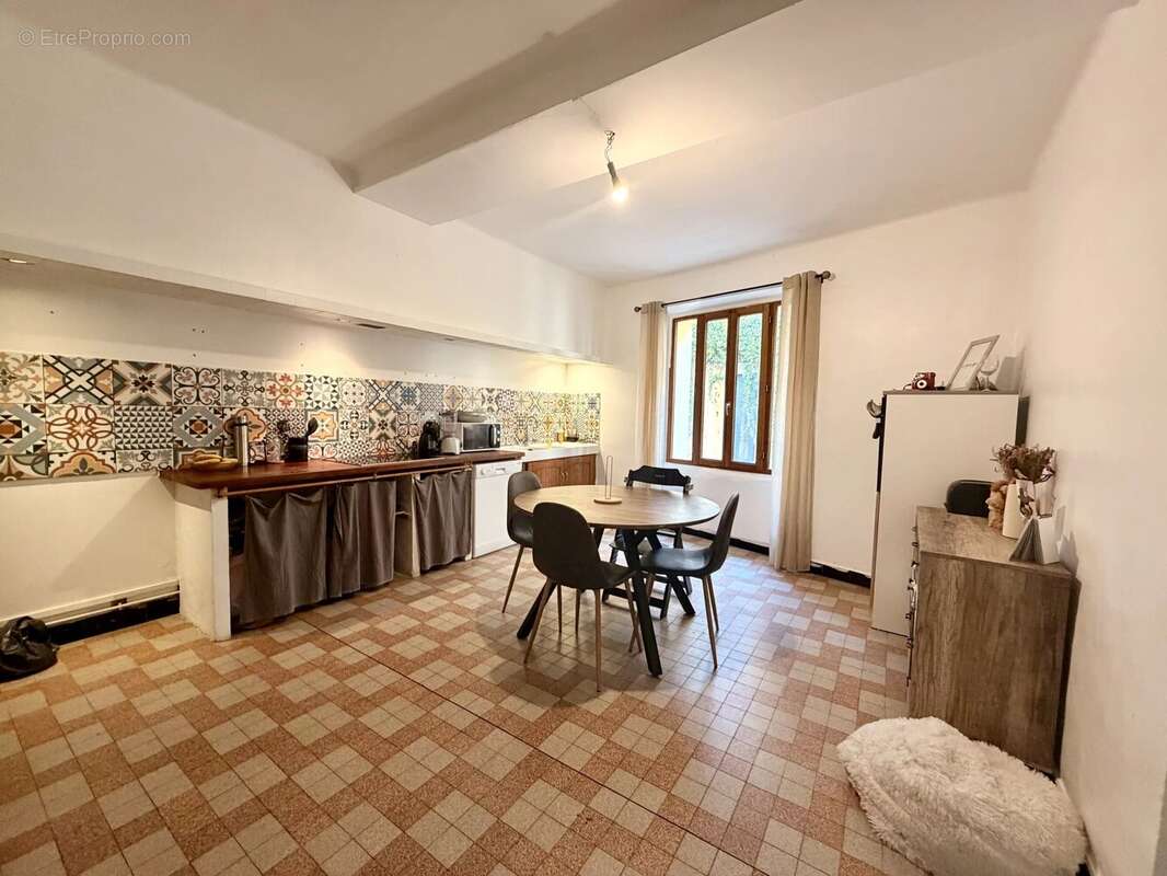 10 mn Villefranche, grande maison de village T5 avec jardin - photo 4