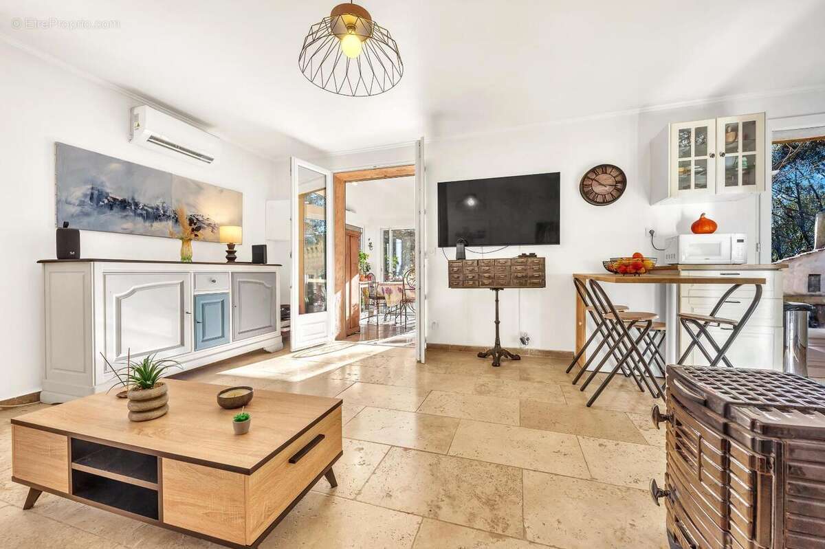   - Maison à FLAYOSC