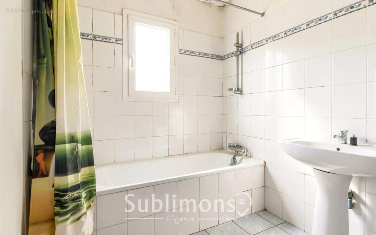 Maison à SAINT-HERBLON