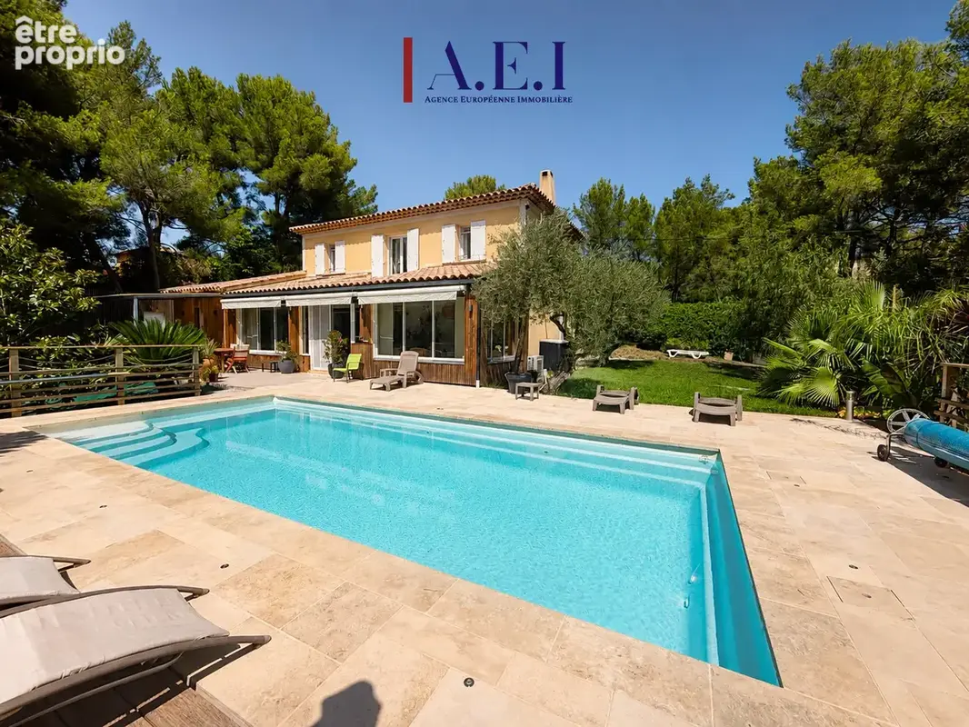 Maison 7 pièces 175 m² · à Sanary-sur-Mer · 175 m² · 1 254 000 €