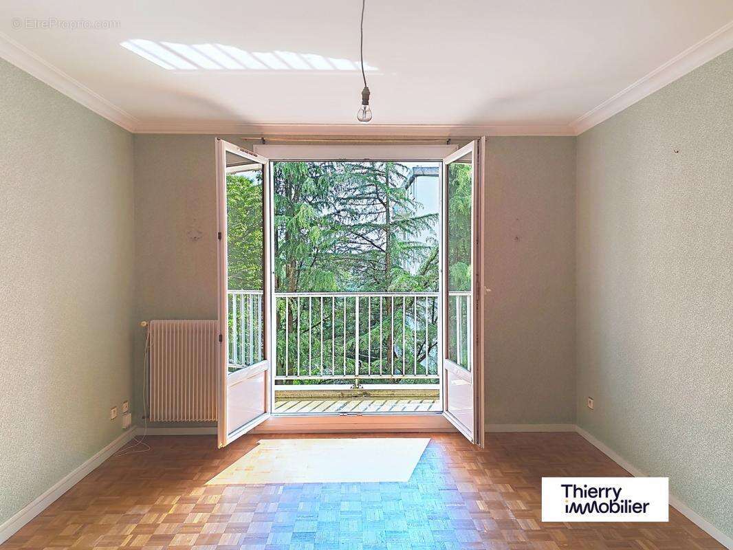 T2 Lumineux avec Balcon - Verdure à Schuman/Barberie - photo 2