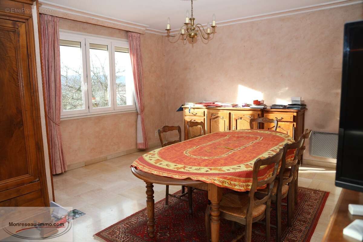 Maison à CHARNAY-LES-MACON