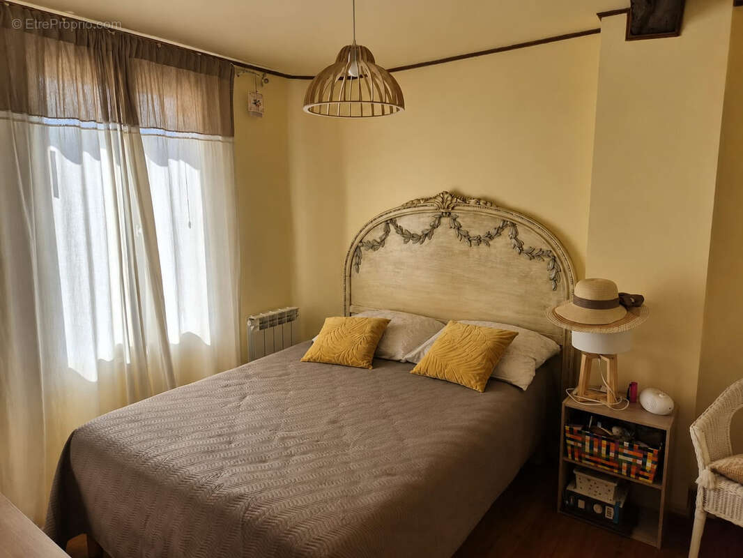 Maison de caractère de 123 m2 avec pigeonnier sur un terrain de 940 m2 - photo 8