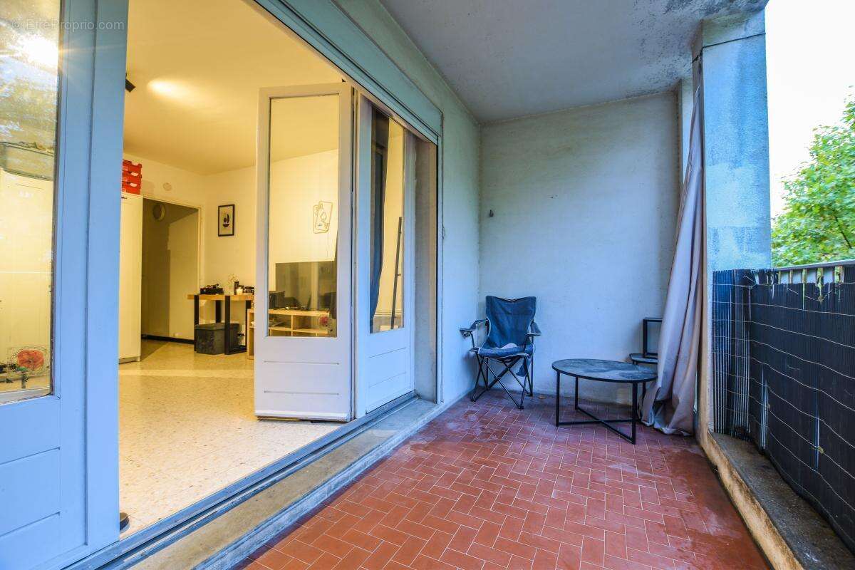 Appartement à BAGNOLS-SUR-CEZE