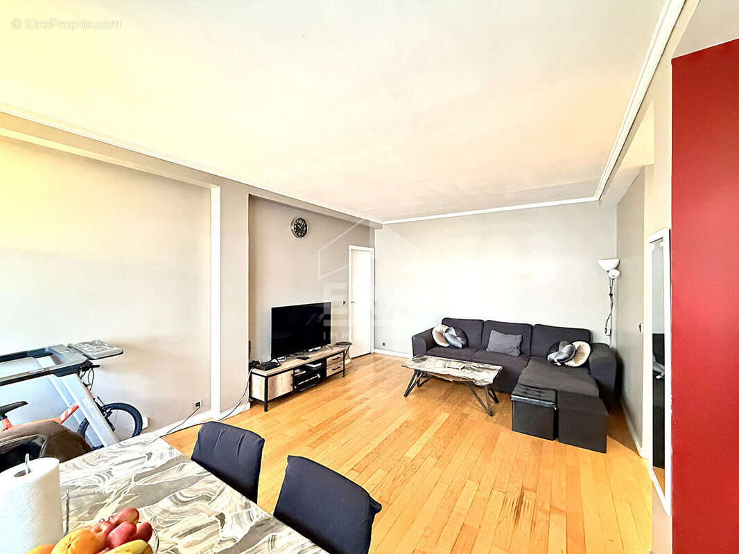 Appartement à LEVALLOIS-PERRET