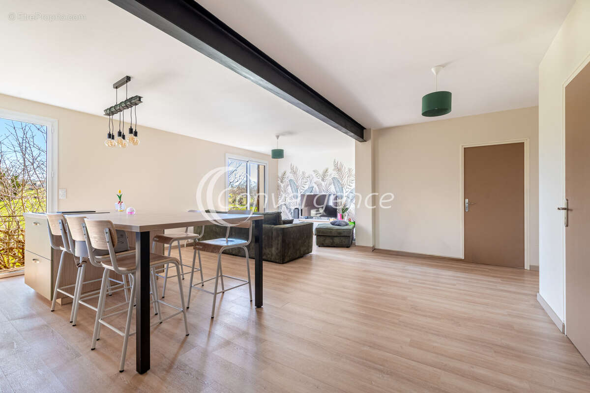 Maison à MAGNAC-BOURG