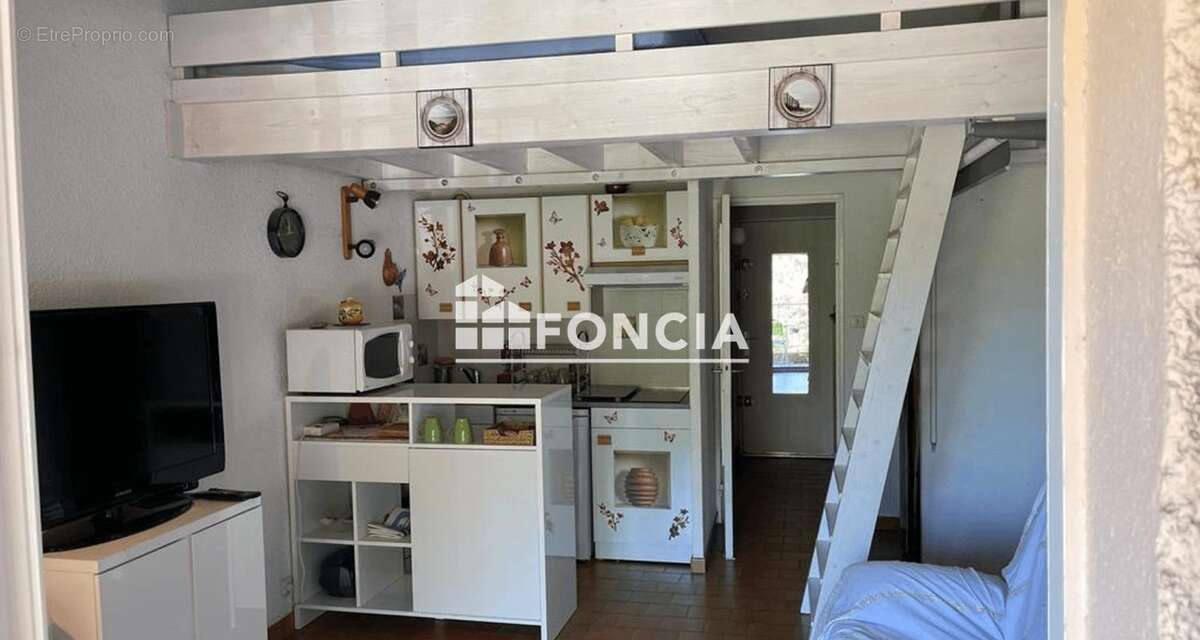 Appartement à SAINT-CYR-SUR-MER