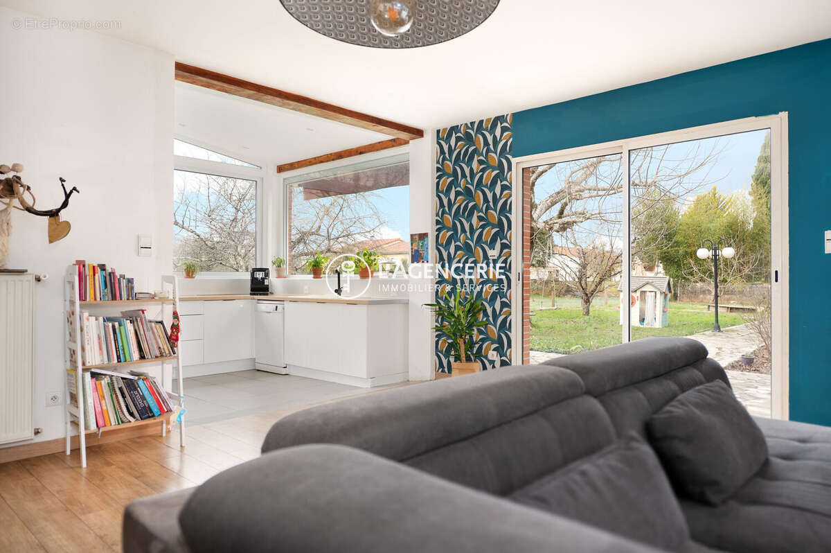 Maison à SAINT-JUERY