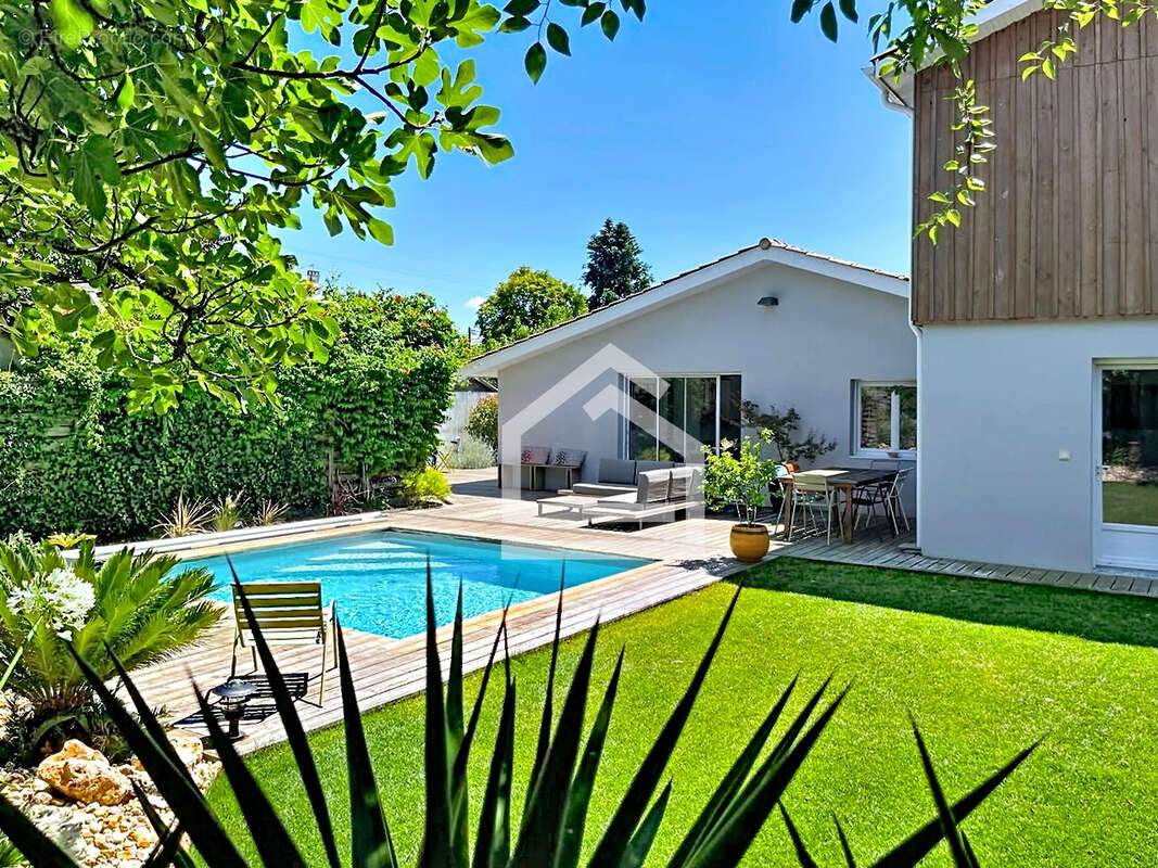 Maison à MERIGNAC