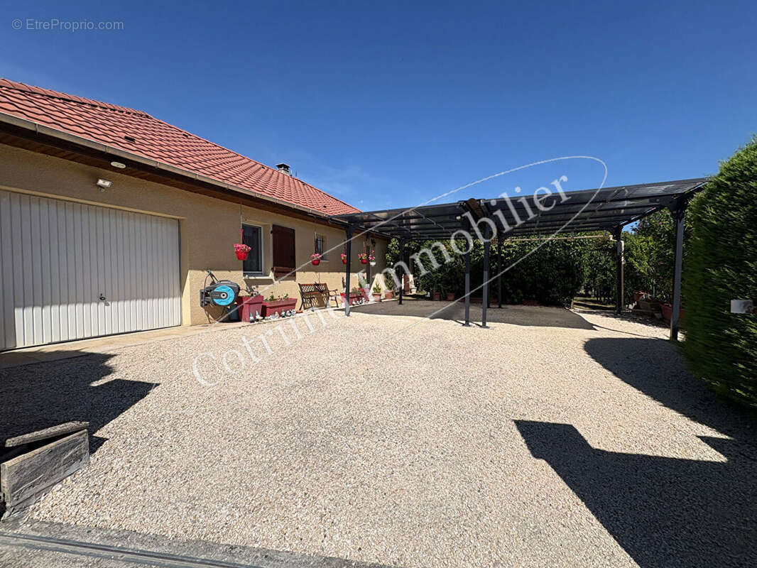 Villa Le Pont De Beauvoisin 4 pièces 99 m2 avec terrain - photo 2