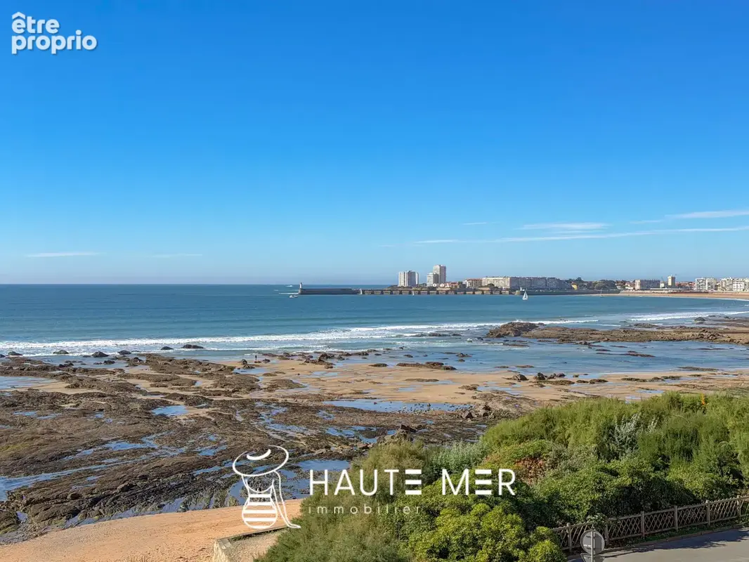 CORAUX - Large vue sur mer pour cet appartement T3 - photo 10