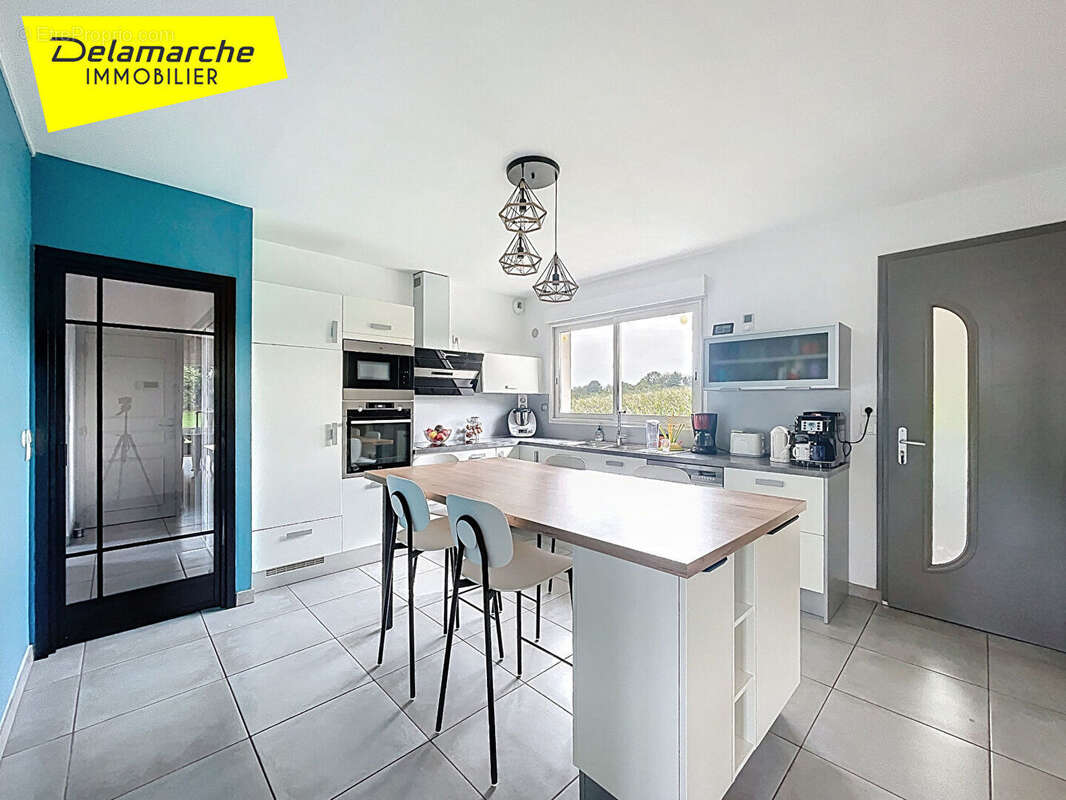 Maison à SAINT-HILAIRE-DU-HARCOUET