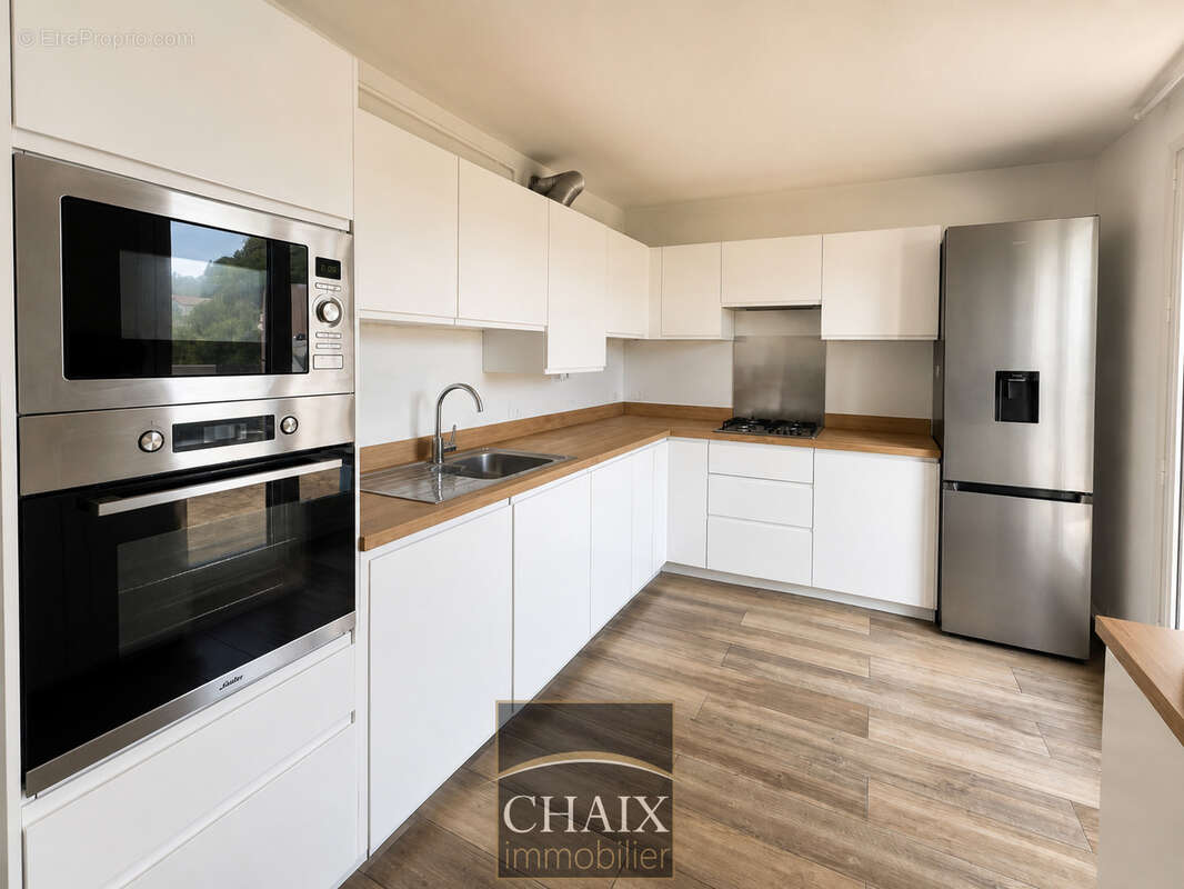 Aubagne   Résidence Les Arpèges : un superbe appartement T4 entièrement rénové, lumineux et prêt à vivre ! - photo 2