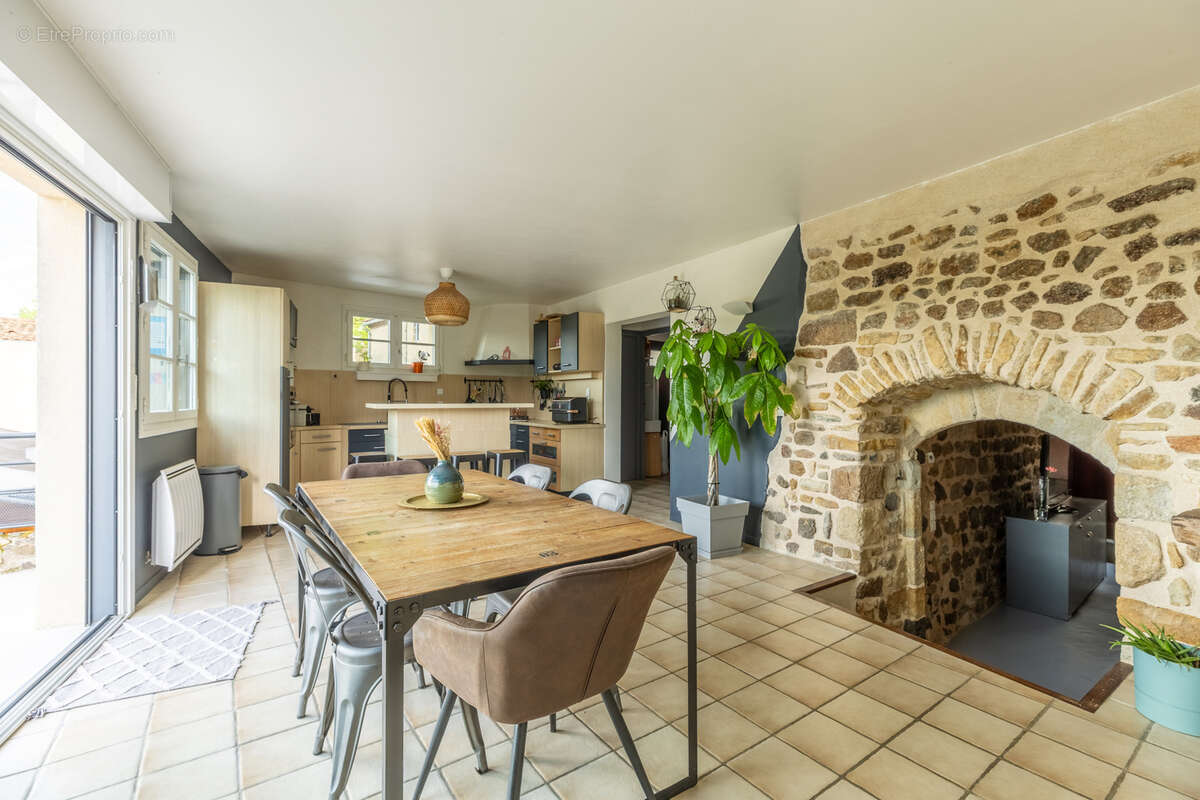 Maison à CHAMPEIX